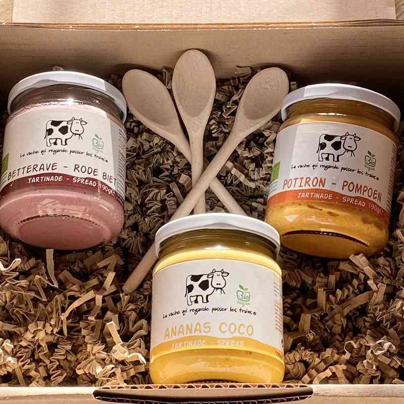 Gift box &quot; Spreads Flavours and colours &quot;.