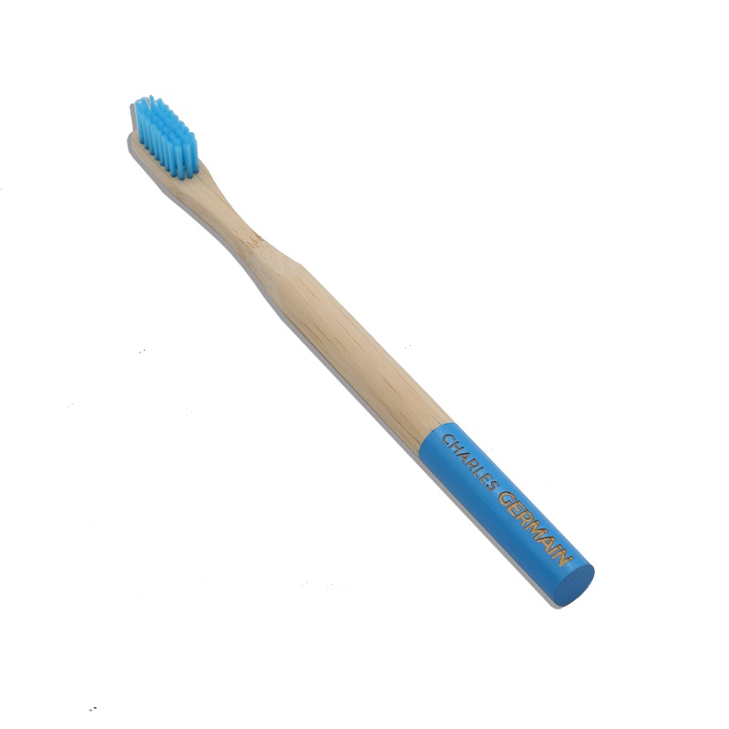 Individuele blauwe bamboehouten tandenborstel