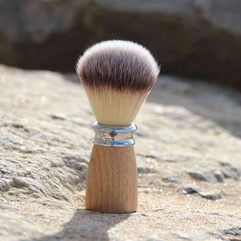 [CCO007] Shaving brush in oak wood