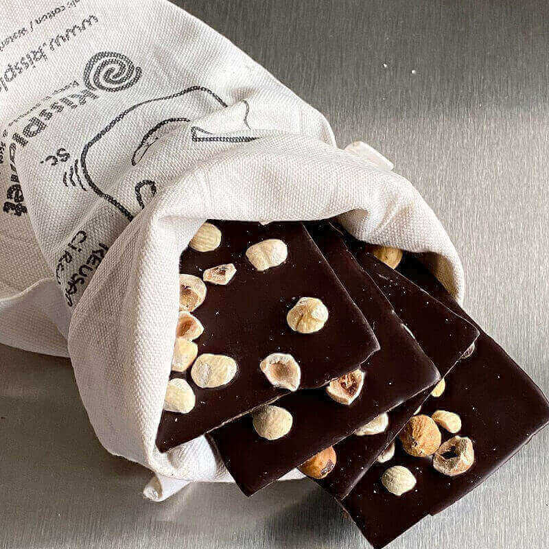 Chocolat fondant et noisettes, tablette Sao Tomé 72% 80g (sac complet: 6 pc) - VRAC